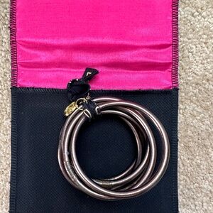 Buddha Girl AWB - Meterotie Large